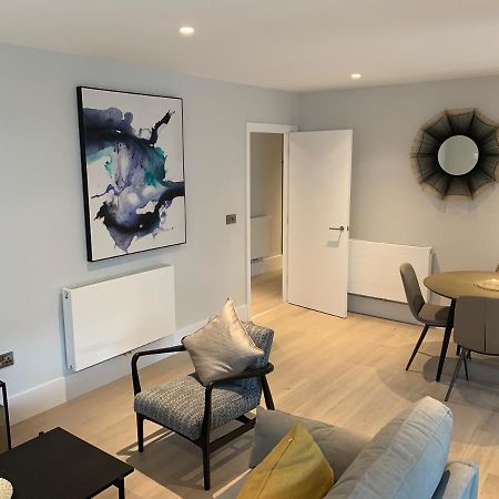Heathrow North Apartments By Charles Hope ハウンズロー エクステリア 写真