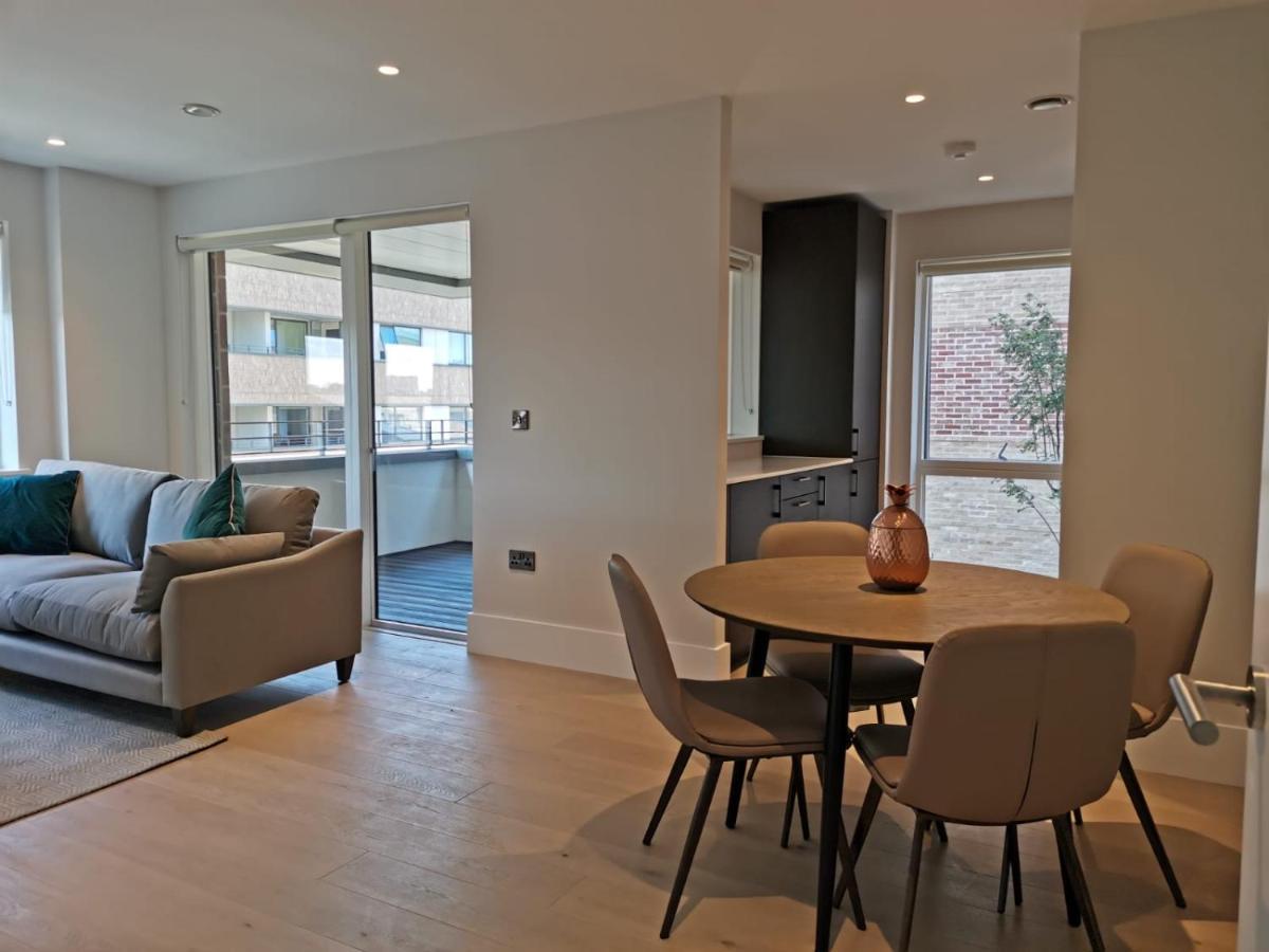 Heathrow North Apartments By Charles Hope ハウンズロー エクステリア 写真